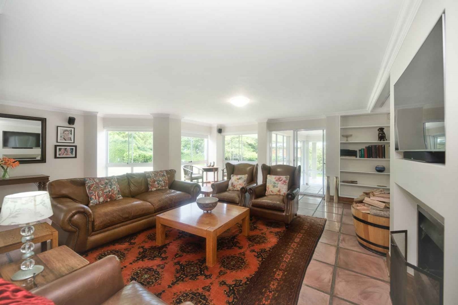 5 Bedroom Property for Sale in Fernkloof Estate Western Cape